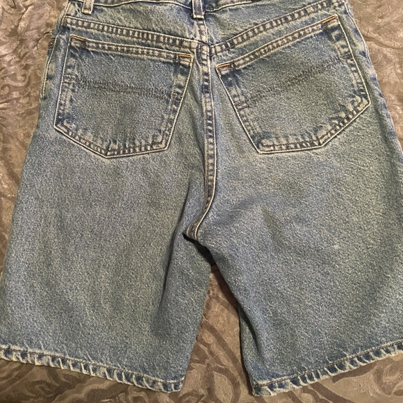 Vintage women’s 90s Tommy Hilfiger denim shorts - Picture 4 of 5